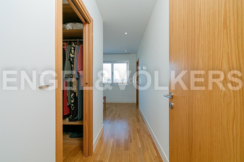 Foto 8ac007dc-b85f-49be-b065-880cd79154be. Casa moderno chalet con espectaculares vistas en Vigo