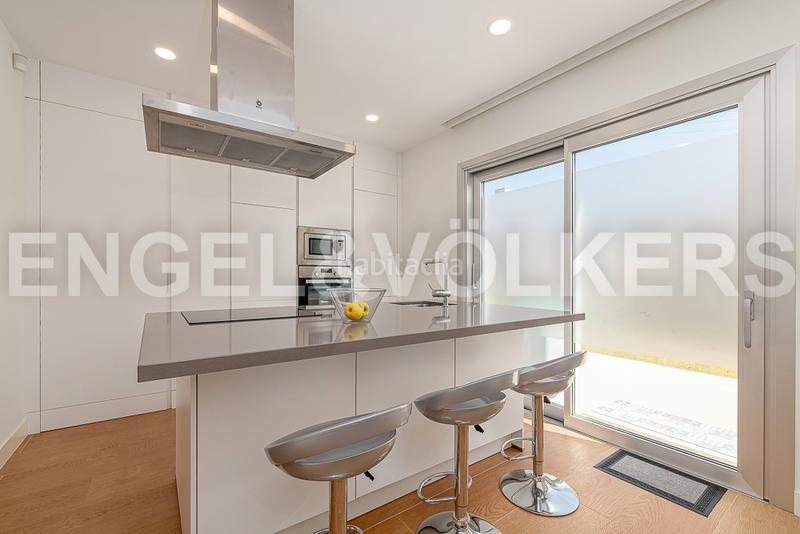 Foto ce2e65f8-98db-46ff-ac7b-de49d81a15fb. Casa moderno chalet con espectaculares vistas en Vigo