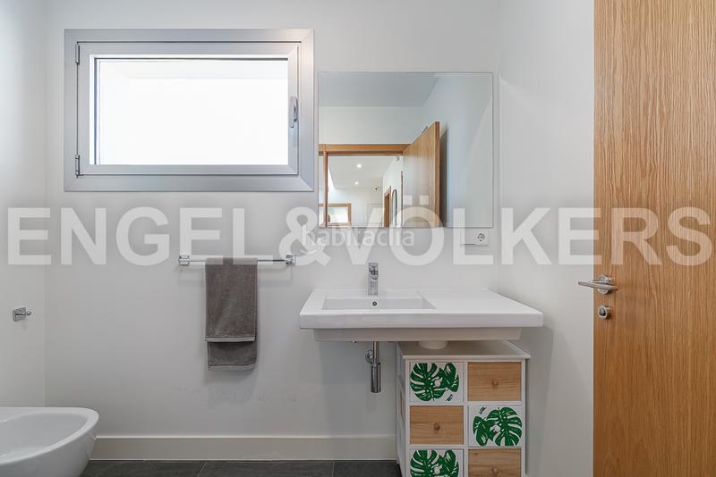 Foto d218c74d-11ae-44ef-a770-975a722bc422. Casa moderno chalet con espectaculares vistas en Vigo