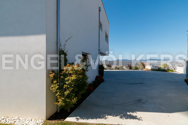 Foto dd13459e-b1a6-414b-aaea-005217d9af4c. Casa moderno chalet con espectaculares vistas en Vigo