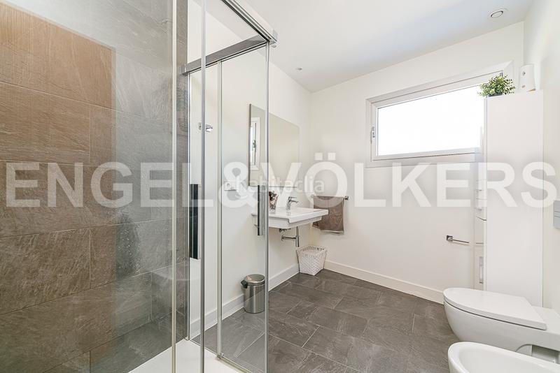 Foto f5494613-d614-4644-adb5-f758f72ae6a3. Casa moderno chalet con espectaculares vistas en Vigo