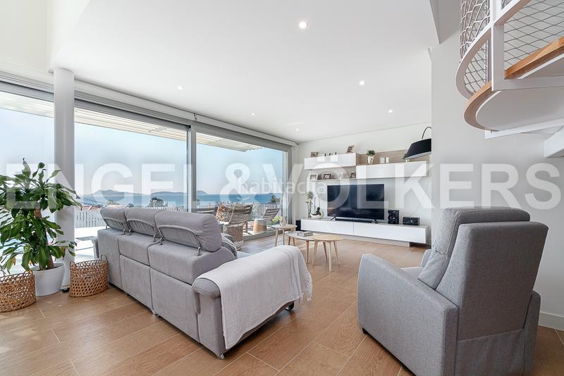 Foto fe41f207-7551-4bc5-8ee9-fd45c2657280. Casa moderno chalet con espectaculares vistas en Vigo