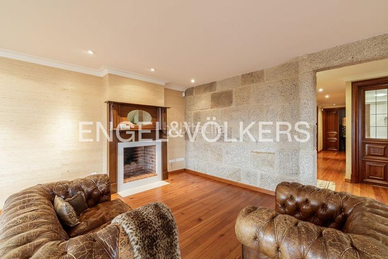 Foto 28bacd91-15a8-4c3f-b5bc-9bf106832635. Maison avec chauffage parking piscine dans Coia Vigo