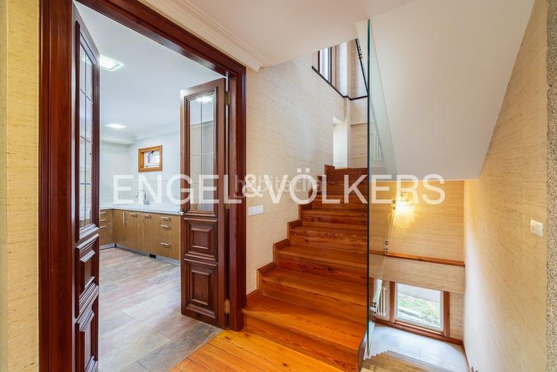 Foto 6cb3bf09-f13b-49fa-975f-88ab76a9a248. Maison avec chauffage parking piscine dans Coia Vigo