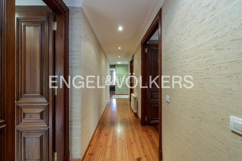 Foto a4ffcc23-e878-4c20-a057-84aef0ef872d. Maison avec chauffage parking piscine dans Coia Vigo