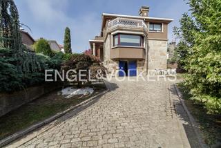 Casa en Coia. Espectacular casa con piscina en bouzas, vigo