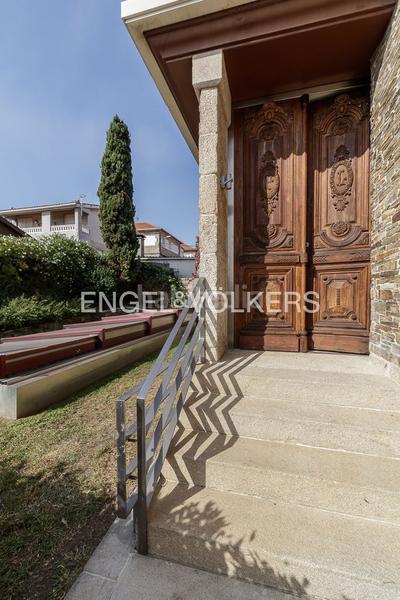 Foto e8ddbc82-2741-4a50-95a8-bc8475b32d02. Maison avec chauffage parking piscine dans Coia Vigo