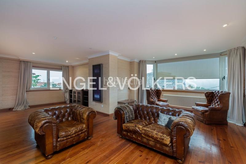 Foto f7f543b3-68b8-4a73-9c76-ea211956c625. Maison avec chauffage parking piscine dans Coia Vigo