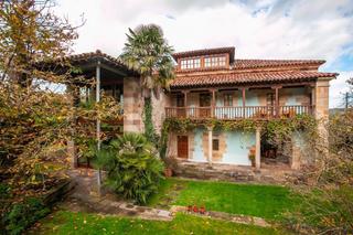 Casa en Mazcuerras. Exclusiva casonapalacio en herrera de ibio, a 15 minutos de la c