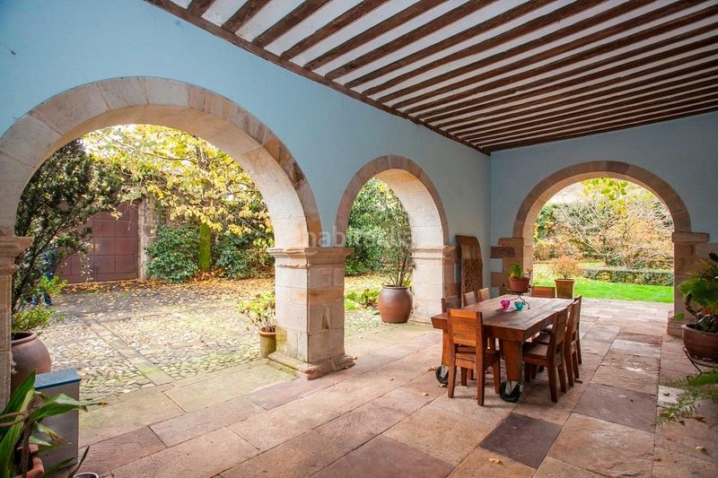 Foto 549bbe68-cb9f-45d7-bb59-9ca415c9777a. Casa amb piscina a Mazcuerras