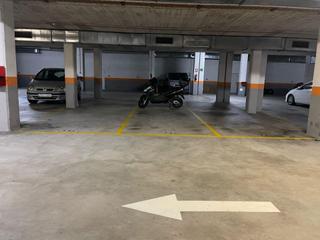 Parking voiture à Francisco tomas valiente 3a. Plaza de garaje y trastero frente a el corte inglés santander