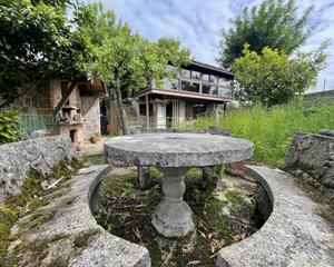 Propriété à Barrio b? espina - vi?rnoles 384. Horreo con finca en viernoles torrelavega  refugio rural