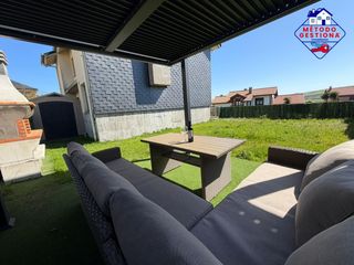 Casa aparellada en Suances. Chalet pareado con vistas en cortiguera suances