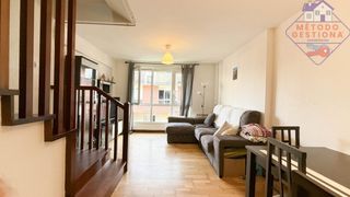 Dúplex  Calle aurelio diez. Dúplex con terraza, plaza de garaje y trastero en renedo de piél