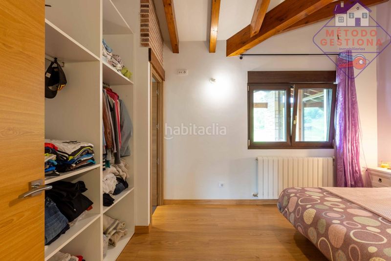 Foto 29a7f1c0-8cf5-4778-8121-28d5bff0df92. Xalet amb aparcament a Suances