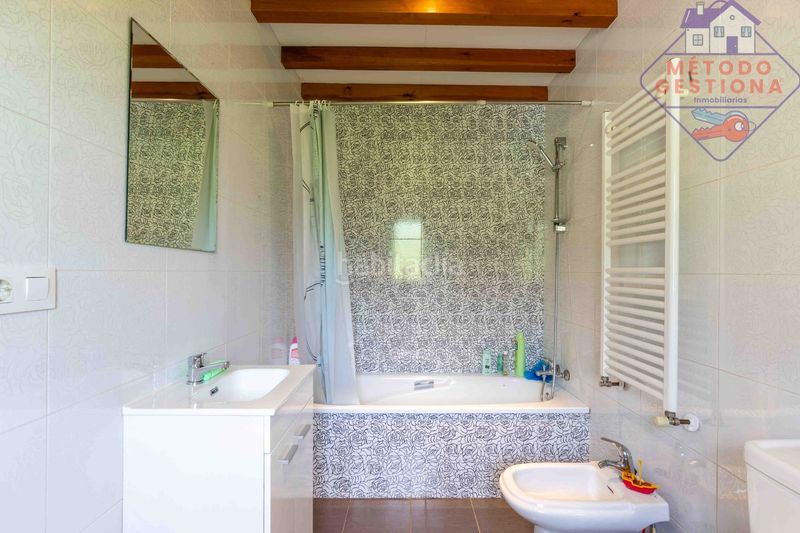 Foto 5f31b115-50f1-459d-8824-9d25647ec66d. Xalet amb aparcament a Suances