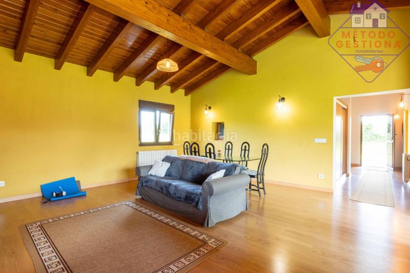 Foto 97eaaf40-3a80-4446-b908-313257ad07d1. Xalet amb aparcament a Suances