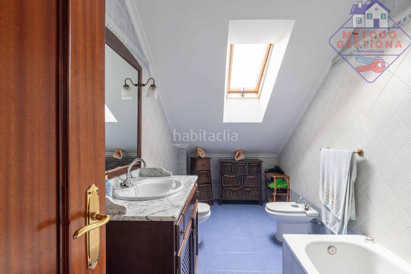 Foto 4ce95eba-71a8-4429-8aa0-c38c49fe53b9. Casa amb calefacció aparcament a Alisal - San Román Santander