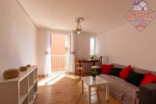 Rent Apartment in Centro - Ayuntamiento. Alquiler de temporada en santander
