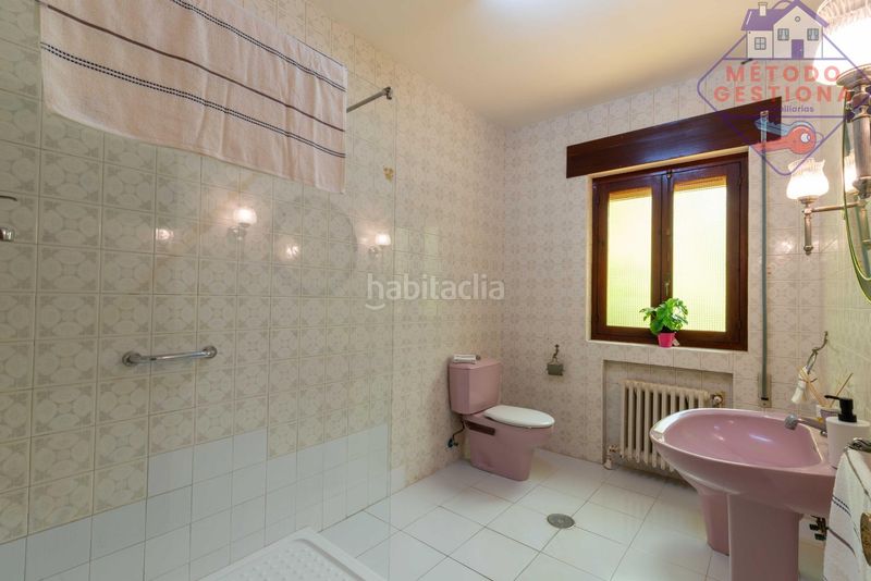 Foto ea5577ca-d5cf-42a4-9150-042c06165644. Casa amb calefacció aparcament a Suances