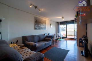 Planta baja  Calle boo. Planta baja con terraza, plaza de garaje, trastero y ascensor en