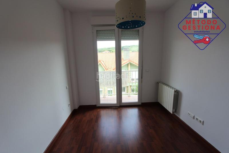 Foto 002a7750-19c0-4607-be85-64a2d44ee8f9. Casa bifamiliare con riscaldamento parcheggio in Suances