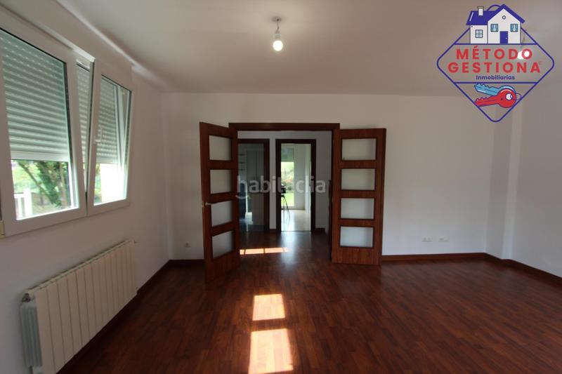 Foto b0a11989-f904-4e9d-a3ff-e8f5aae81093. Casa bifamiliare con riscaldamento parcheggio in Suances