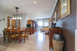 Pis  Valle de ayora. Vivenda de 3 habitaciones, garaje y trastero adaptada en cortes
