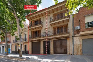 Casa  Major. Unifamiliar en el centro de aldaia de 5 habitaciones, 3 baños, g