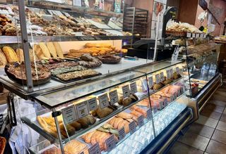 Traspàs Local Comercial  Calle caballeros. Traspaso de emblemático horno con 140 años de historia en el cen
