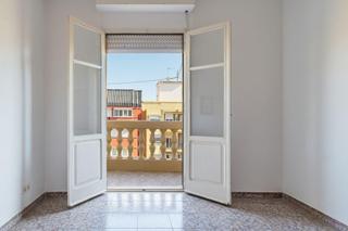 Appartement à Barrio de Patraix. Piso de cuatro habitaciones,baño y aseo en arrancapins, valencia