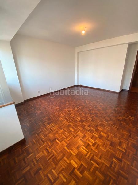 Foto c0f7a068-4603-4af6-814d-8bc31c9e1870. Àtic a avenida rosalía castro 197 a Perillo Oleiros