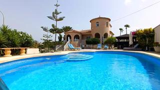 Haus  Calle. sol. Excepcional villa de 5 dormitorios con vistas panorámicas en una