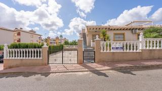 Etagenwohnung  Calle colunbrettas. Este encantador bungalow de dos dormitorios totalmente amueblado