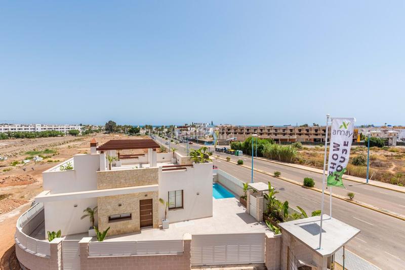 Foto 64c557a1-2bda-4618-838a-98eb57de6081. Casa amb aparcament a Las Salinas Vera