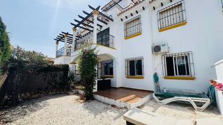 Pis  Calle doctor marañon  apartment .. Este apartamento en planta baja de dos dormitorios y un baño, be
