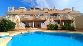 Appartement  Avenida el fenoll. Amplio apartamento de esquina de 2 dormitorios en una gran parce
