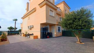 Appartement  Avenida el fenoll. Amplio apartamento de esquina de 2 dormitorios en una gran parce