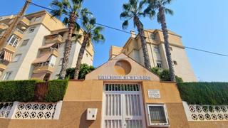 Piso  Av. diego ramírez pastor. Luminoso apartamento de 2 dormitorios y 1 baño en el segundo pis