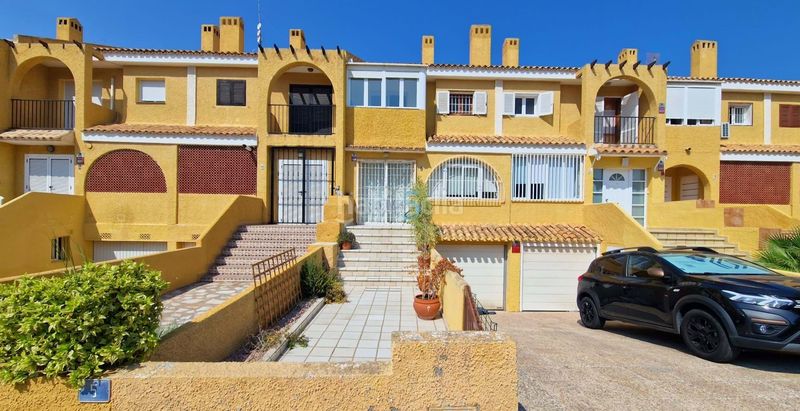 Foto cb9561d1-2883-4d2f-b449-e617e8dc790c. Casa adossada amb calefacció aparcament piscina a Orihuela