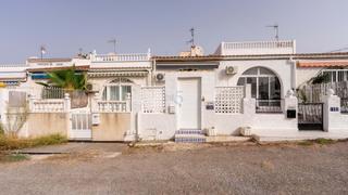 Haus  Avenida deva. El tranquilo suburbio de el chaparral, esta encantadora casa de