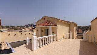 Maison  Calle asturias. Espaciosa villa independiente de 3 dormitorios con alojamiento i