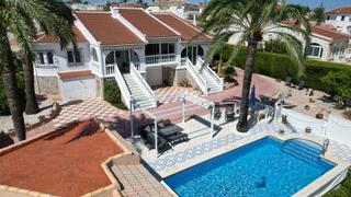 Maison  Avenida costa azul. Excepcional villa de 5 dormitorios en ciudad quesada, a solo 5 m