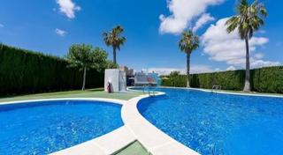Appartement  C. chiva. Apartamento en planta alta de 2 dormitorios y 1 baño en el chapa