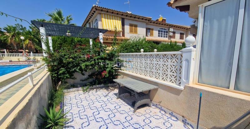 Foto 938677a2-a014-4b13-968a-7bf695cc17b3. Chalet with heating pool in Los Balcones-Los Altos Torrevieja