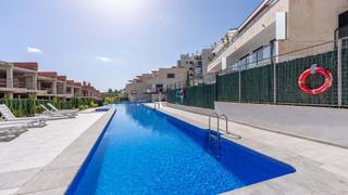 Pis  Avenida de ibiza 
apartment b plt 
campoamor. Este impresionante apartamento en el segundo piso se encuentra d