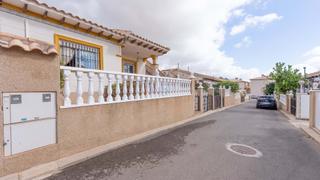 Maison  Calle chile. Este encantador bungalow orientado al sur se encuentra en el bie