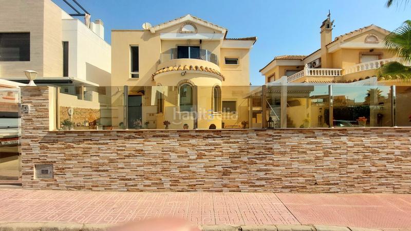 Foto 0a083891-540c-4274-a48f-5cb51be0b7b6. Casa amb calefacció a Los Balcones-Los Altos Torrevieja