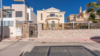 Casa in Villamartín-Las Filipinas