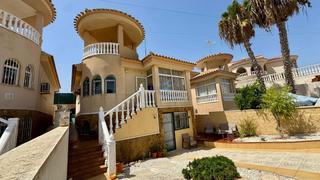 Maison  C. matalascañas  (b) el galan san miguel de salinas. Esta hermosa villa independiente se encuentra en la codiciada zo